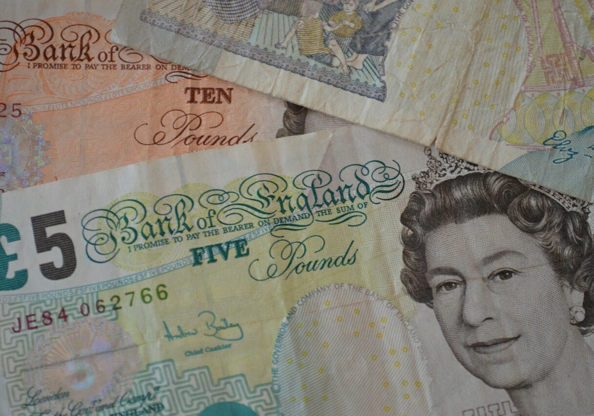 british-pounds-166847_1280